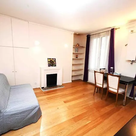 Quiet 30m2 Apt Just Steps From Notre-dame, *